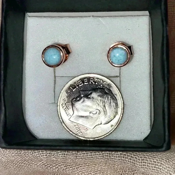 Natural Larimar gemstone set in rose gold plated sterling silver stud earrings - Picture 4 of 12
